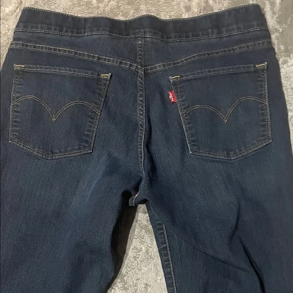 Levi’s High Rise Dark Blue Jeans - Picture 3 of 12